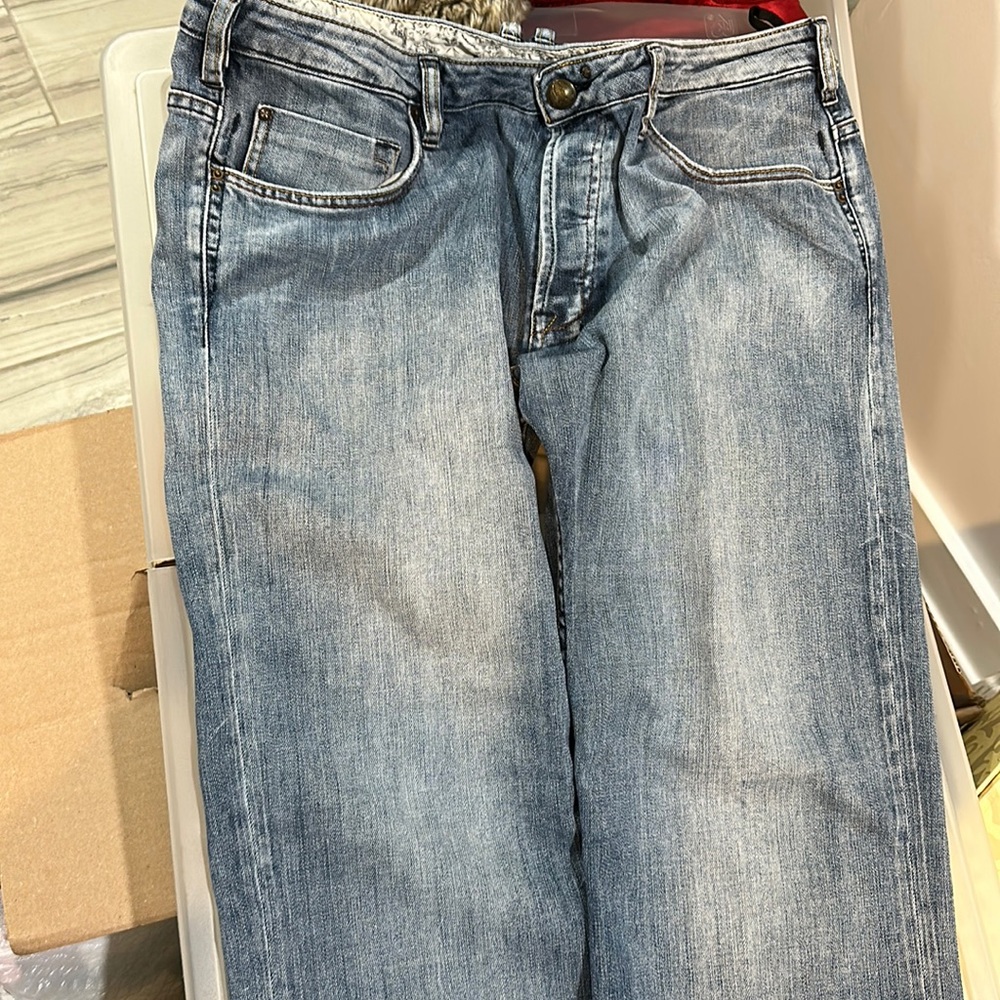Men’s size 40 buffalo jeans